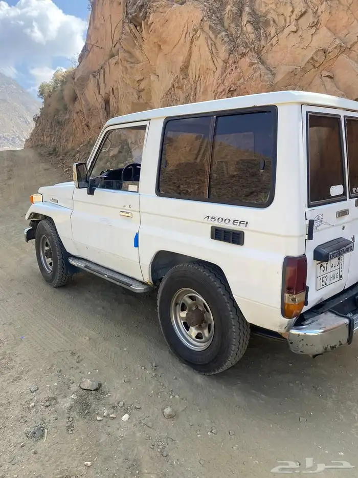 جيب ربع موديل 1989 ماشي 471000 2