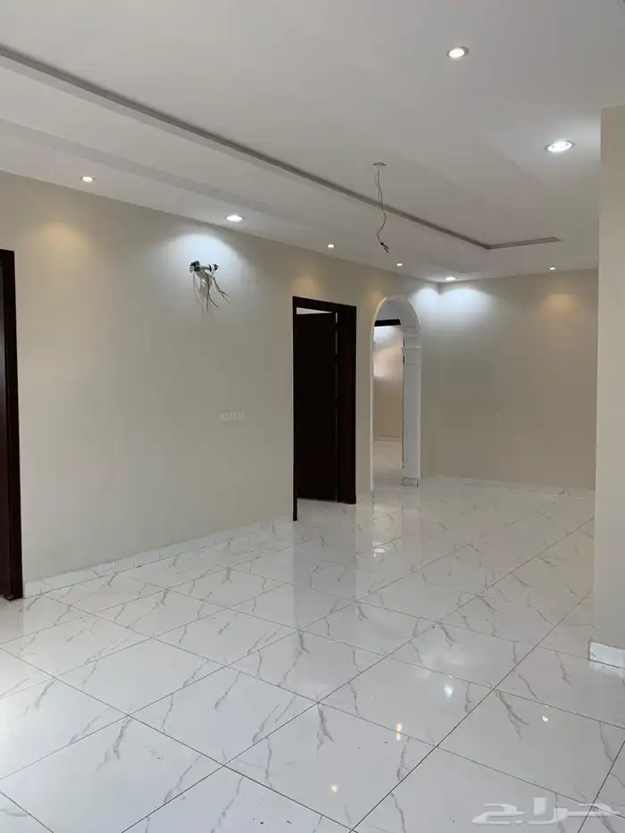 شقة للأيجار ملحق 3 غرف في القرينية ب 22000 1