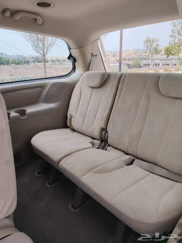 كيا كرنفال 2009 للبيع نظيف 6