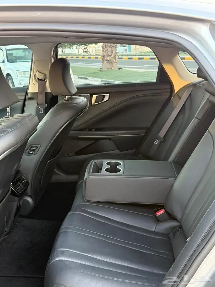 كيا K8 2022 بنزين 21