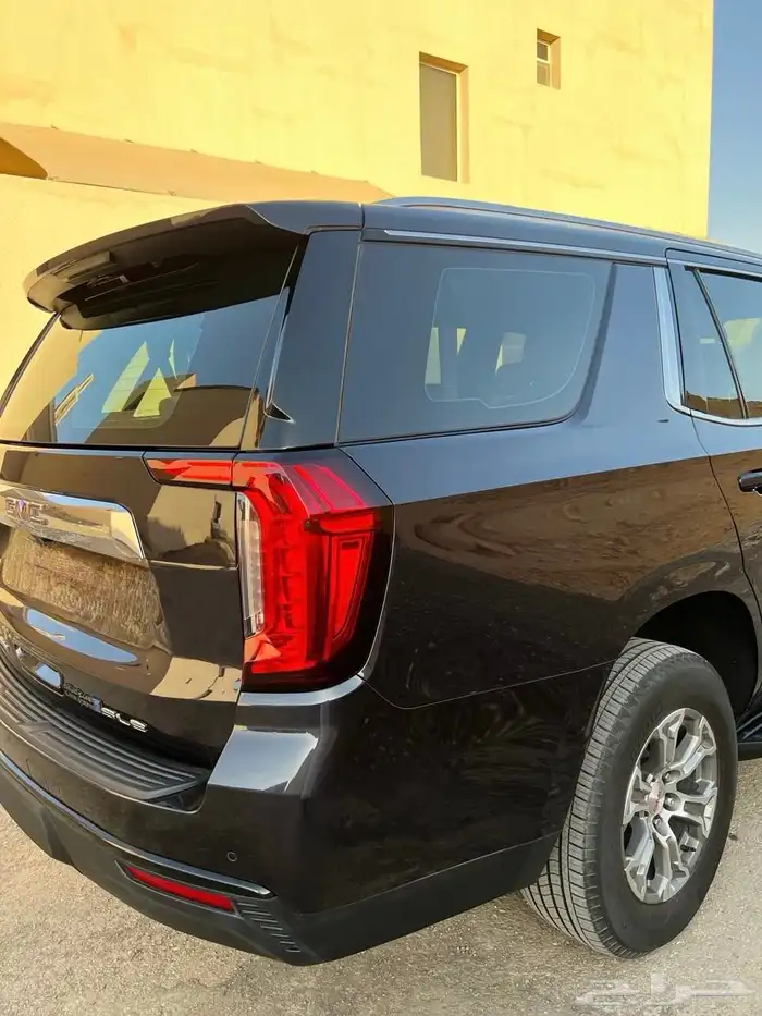 يوكون 2023 SLE قصير ( دبل ) ماشي 14990 فقط 7