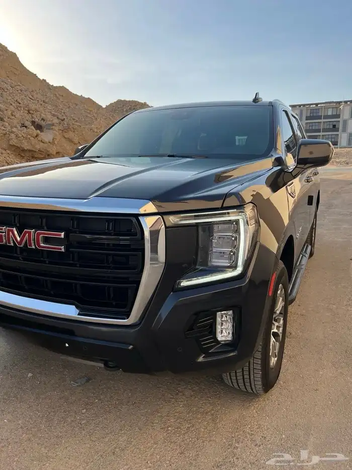 يوكون 2023 SLE قصير ( دبل ) ماشي 14990 فقط 5