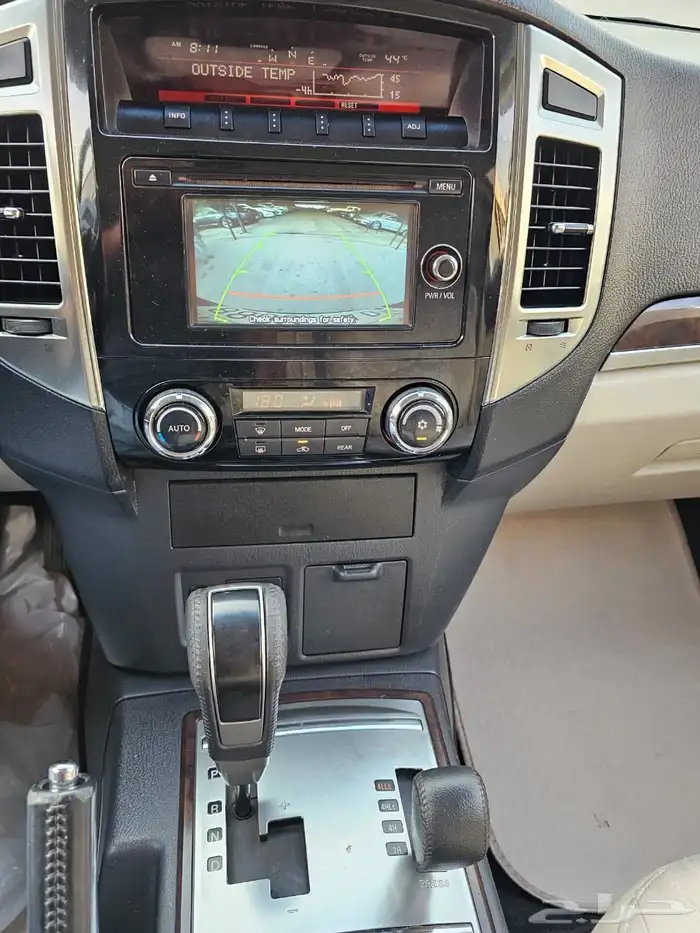 متسوبيشي باجيرو2017 نظيف 10