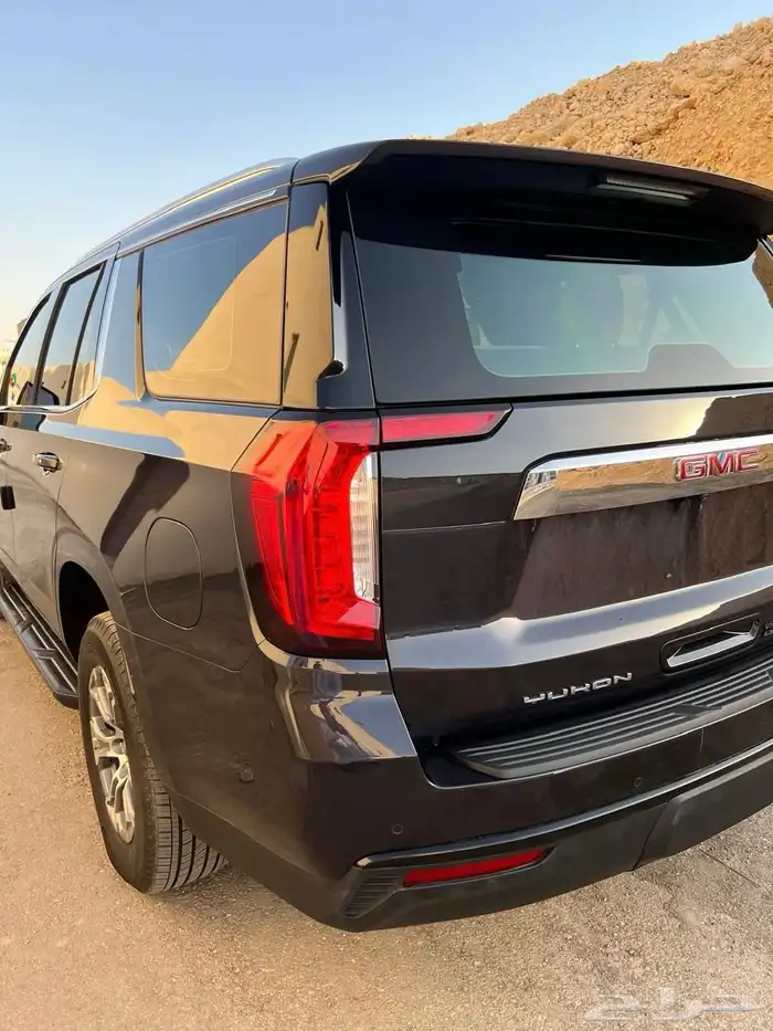 يوكون 2023 SLE قصير ( دبل ) ماشي 14990 فقط 11