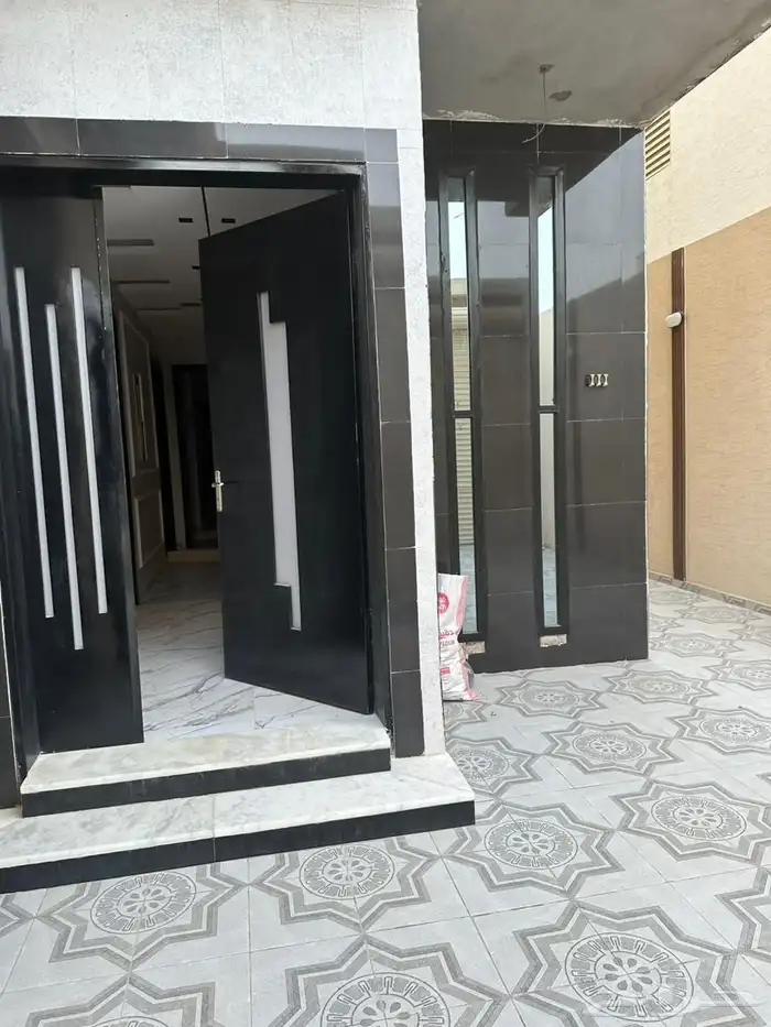 للايجار دور ارضي كبير في شمال الرياض 1