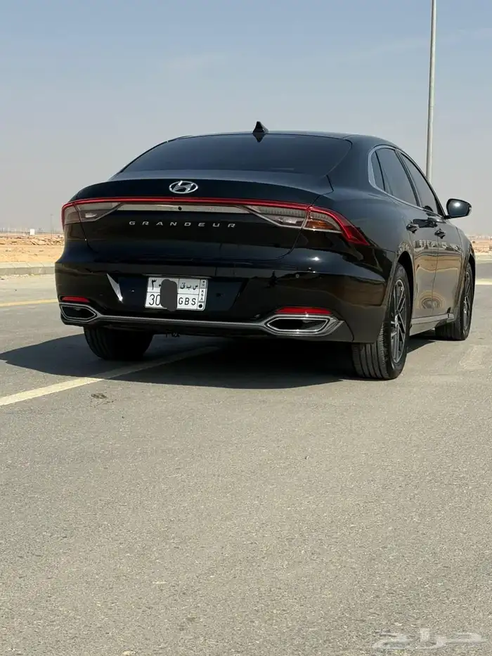 هيونداي ازيرا لون اسود داخلي أسوده ممشى قليل محركات بلد 8