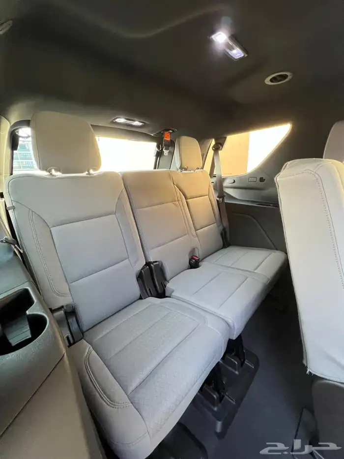 يوكون 2023 SLE قصير ( دبل ) ماشي 14990 فقط 15