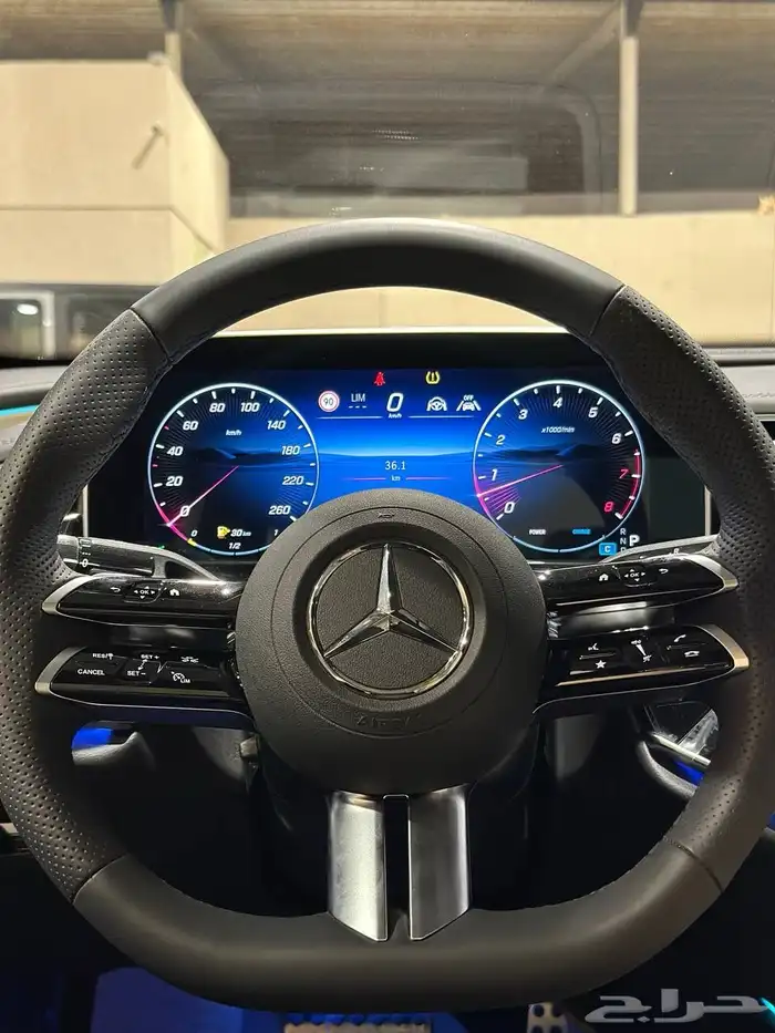 مرسيدس E300 2025 AMG فل كامل اصفار . رصد الفخامة 24