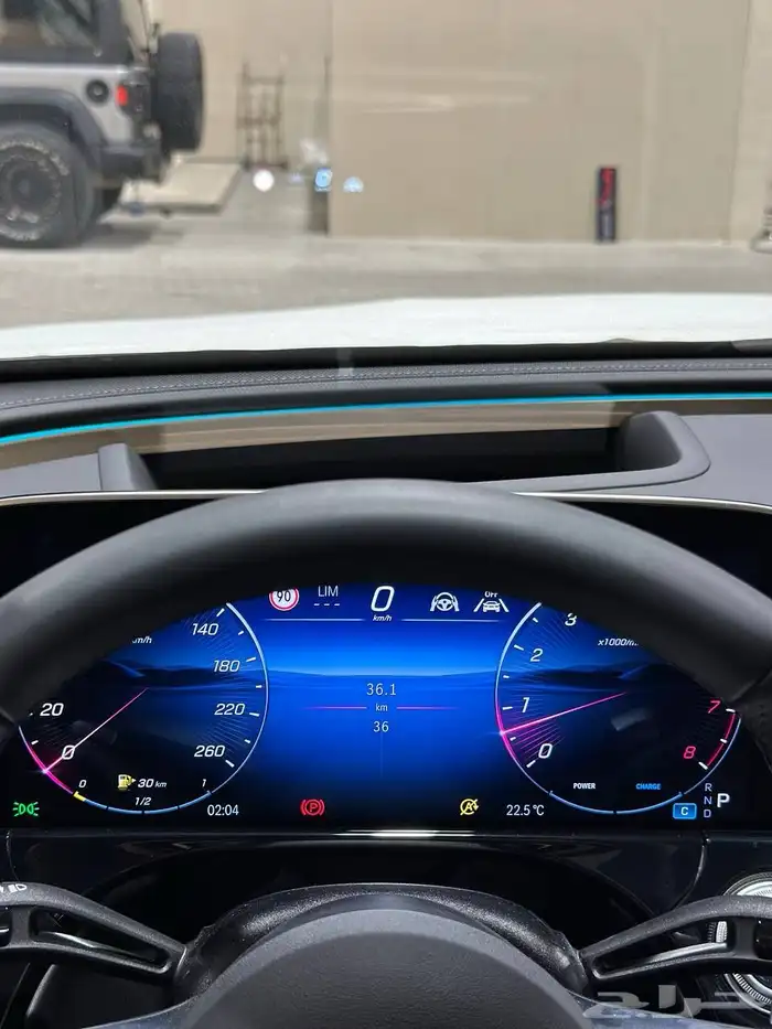 مرسيدس E300 2025 AMG فل كامل اصفار . رصد الفخامة 25