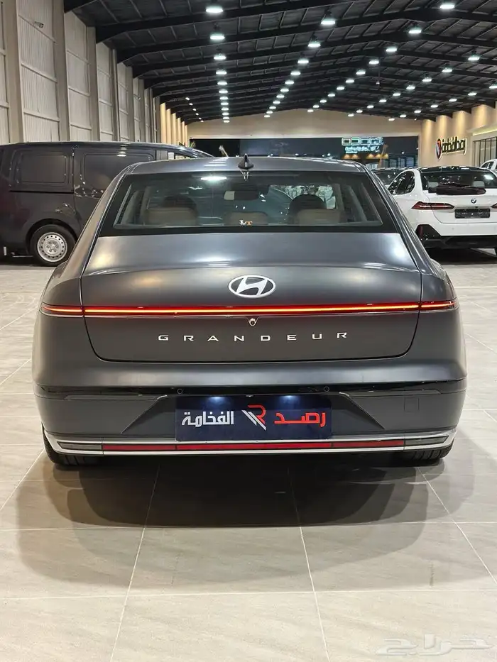 ازيرا 2023 بريميوم . رصد الفخامة 8