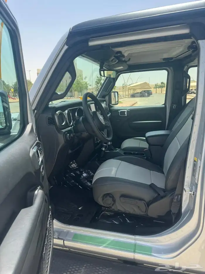 جيب رانجلر سبورت 2023 فل ممشى 18 ألف 2