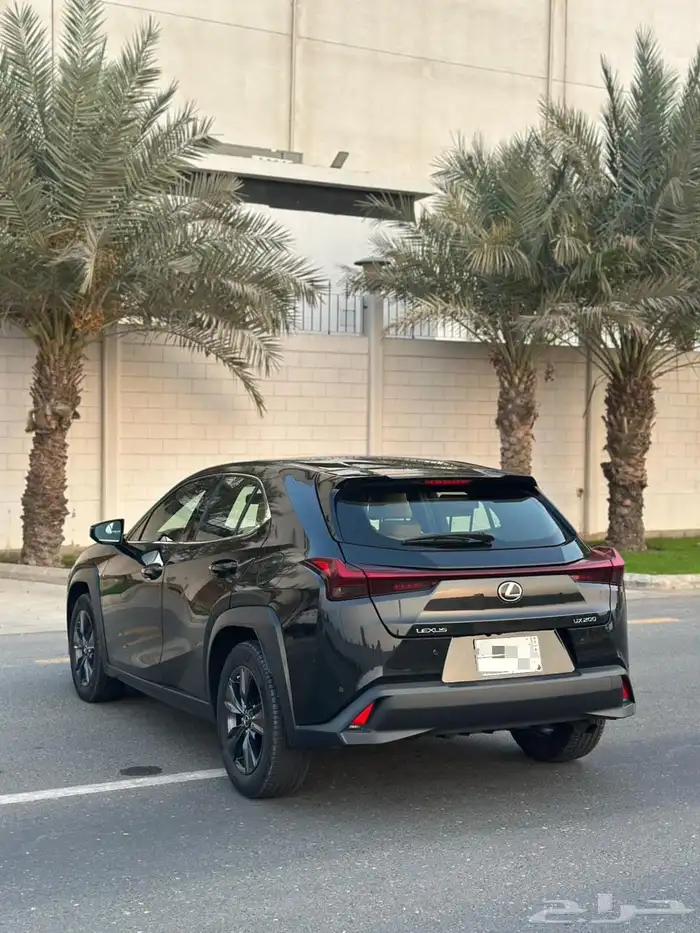 لكزس UX200 2023 11