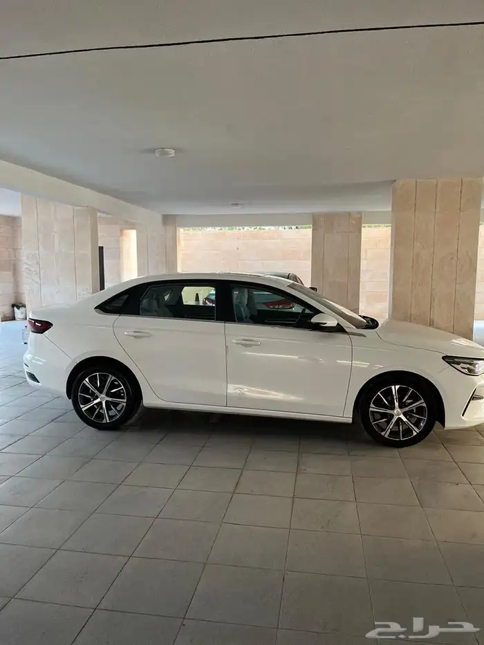 جيلي ام جراند 2025 6