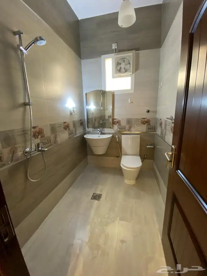 شقة فاخرة خمس غرف مكيفات ومطبخ 4