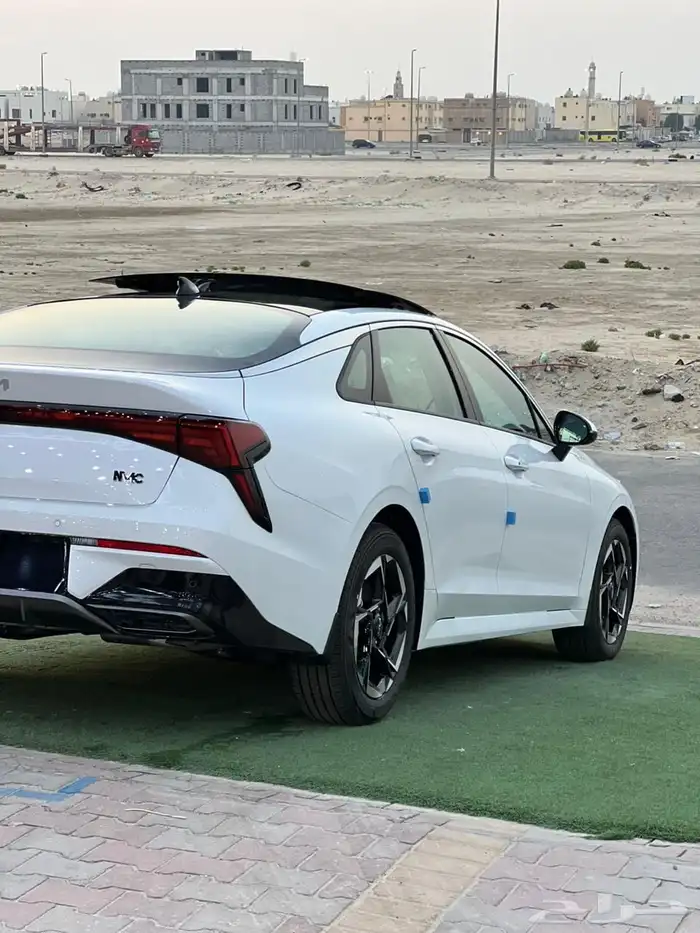 كيا K5 نص فل GLS 2026 10