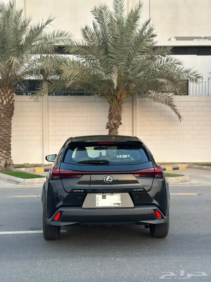 لكزس UX200 2023 13