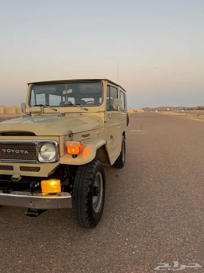 جيب تويوتا موديل 1983 بالرياض للبيع 1