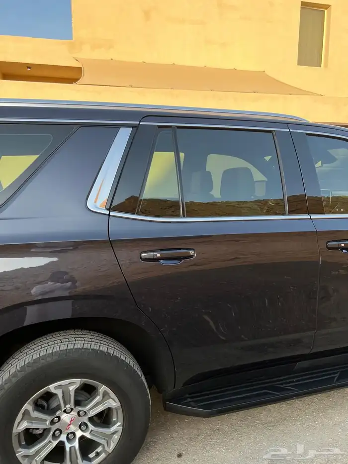 يوكون 2023 SLE قصير ( دبل ) ماشي 14990 فقط 12