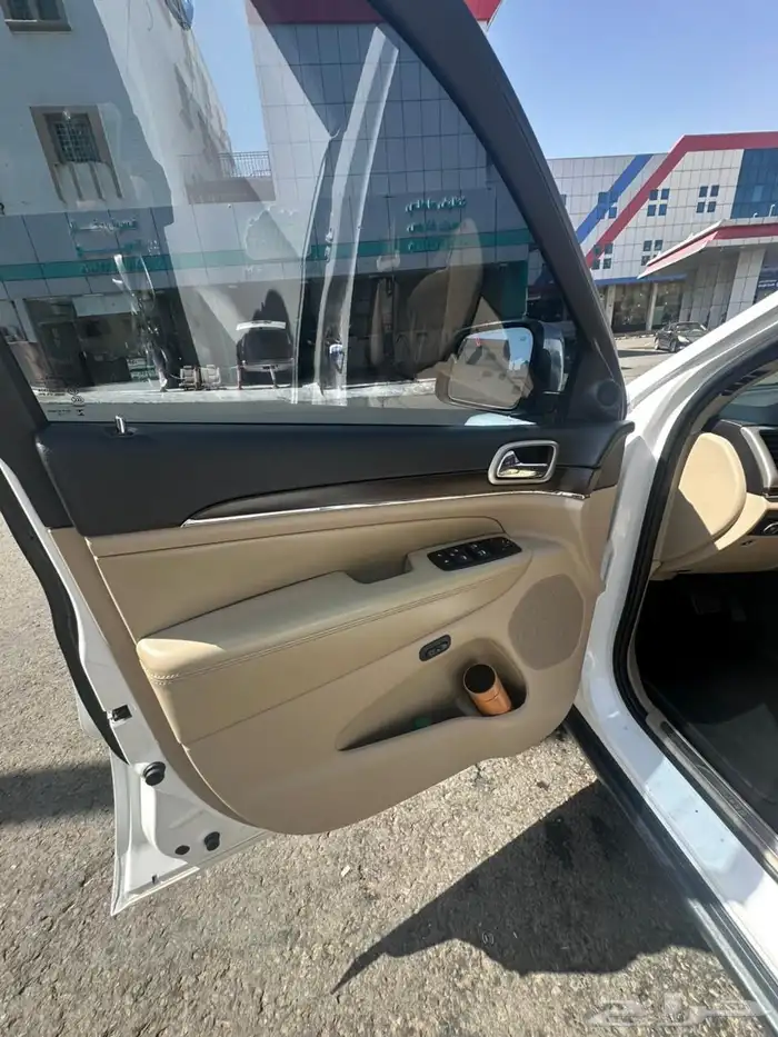 جيب شيروكي ليمتد 2014 18