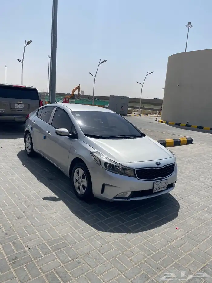 كيا سيراتو 2017   نضيفة جدا (للبيع ) 9