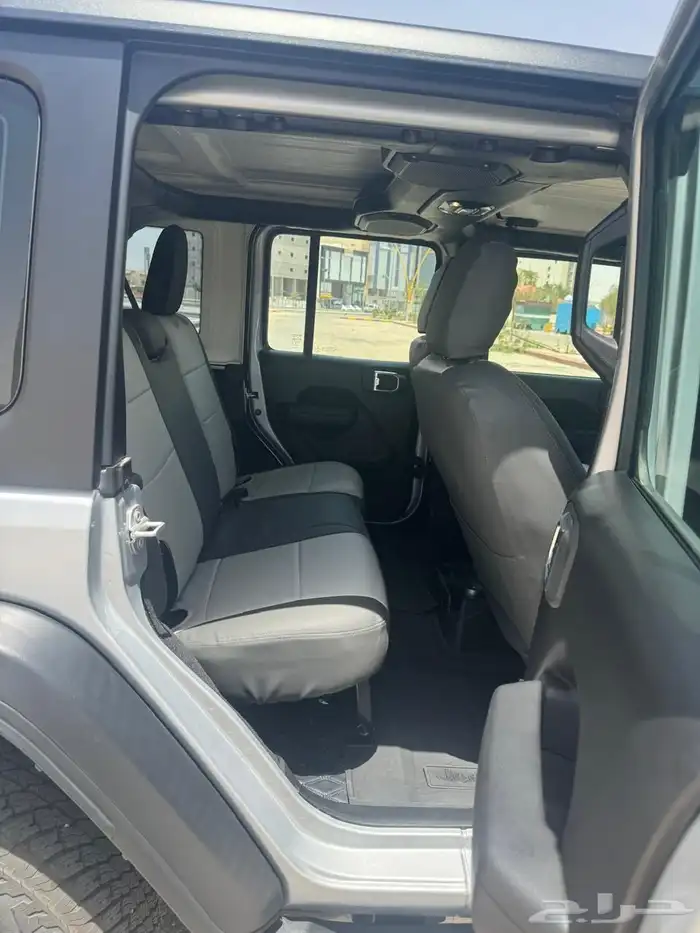 جيب رانجلر سبورت 2023 فل ممشى 18 ألف 0