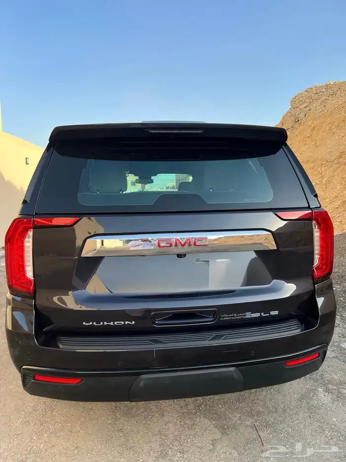 يوكون 2023 SLE قصير ( دبل ) ماشي 14990 فقط 8