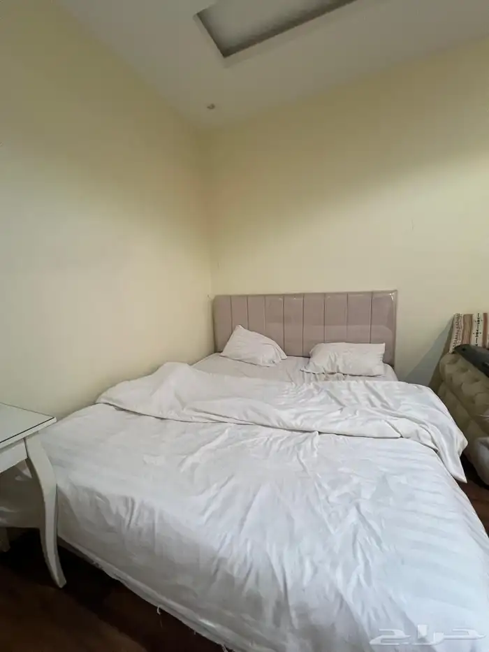 سرير نفرين ودولاب وتسريحةوكنبة نفرين مستعجل 2