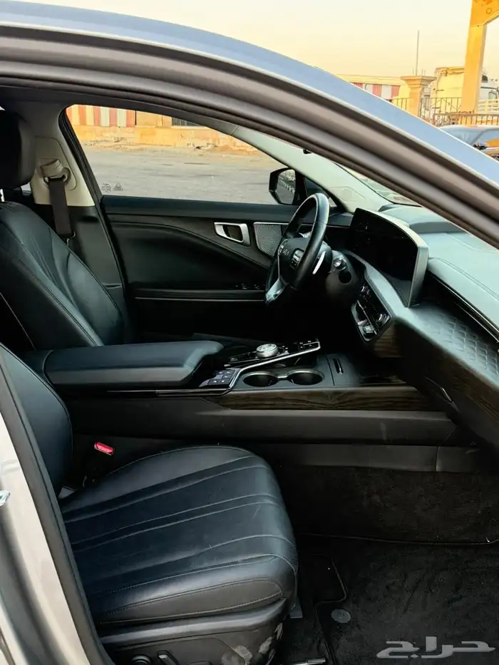 كيا K8 2022 بنزين 10