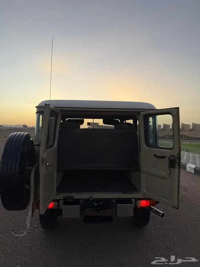 جيب تويوتا موديل 1983 بالرياض للبيع 2