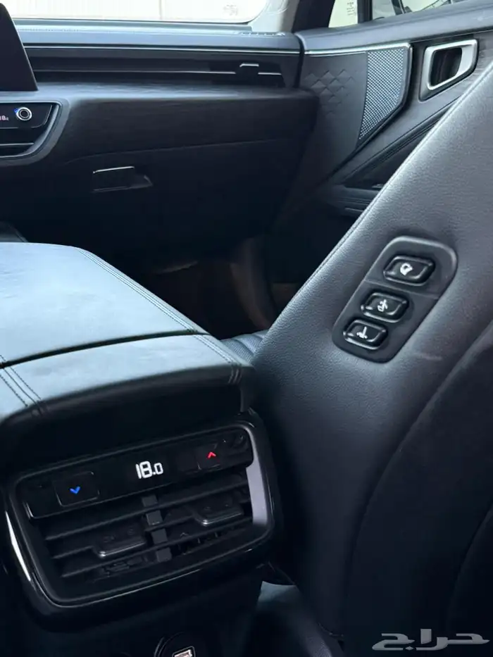 كيا K8 2022 بنزين 18