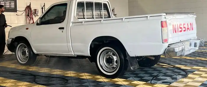 نيسان ددسن 2009 نظيف 3