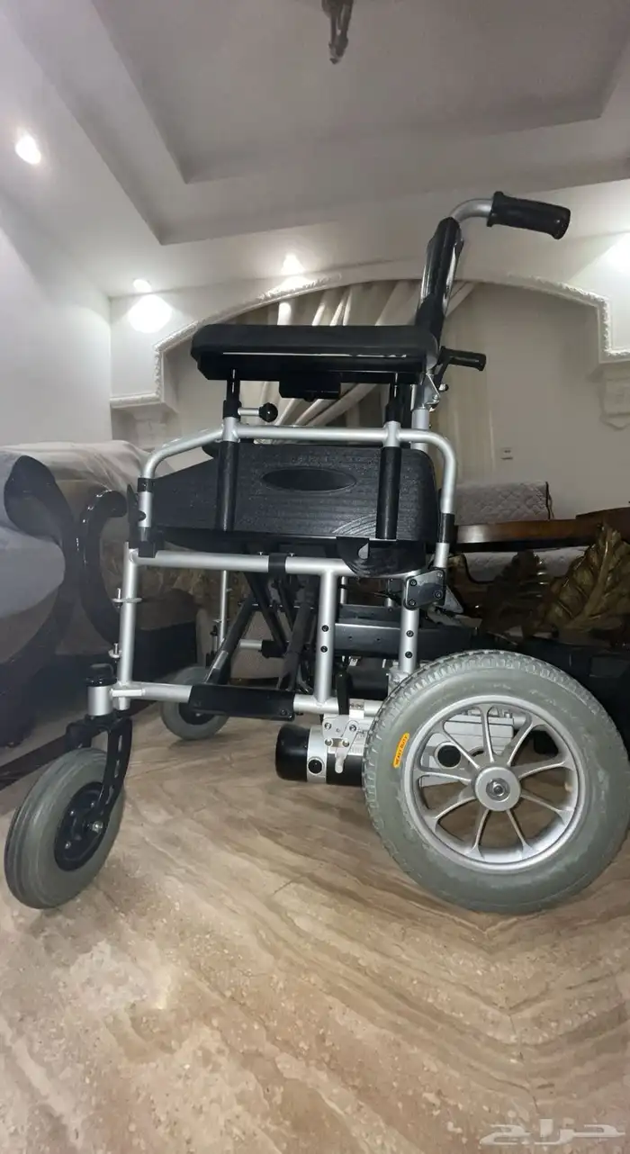 عربيه كهربائيه مفيده 25 امبير حجم البطاريه جدا مناسب وكبيره 6