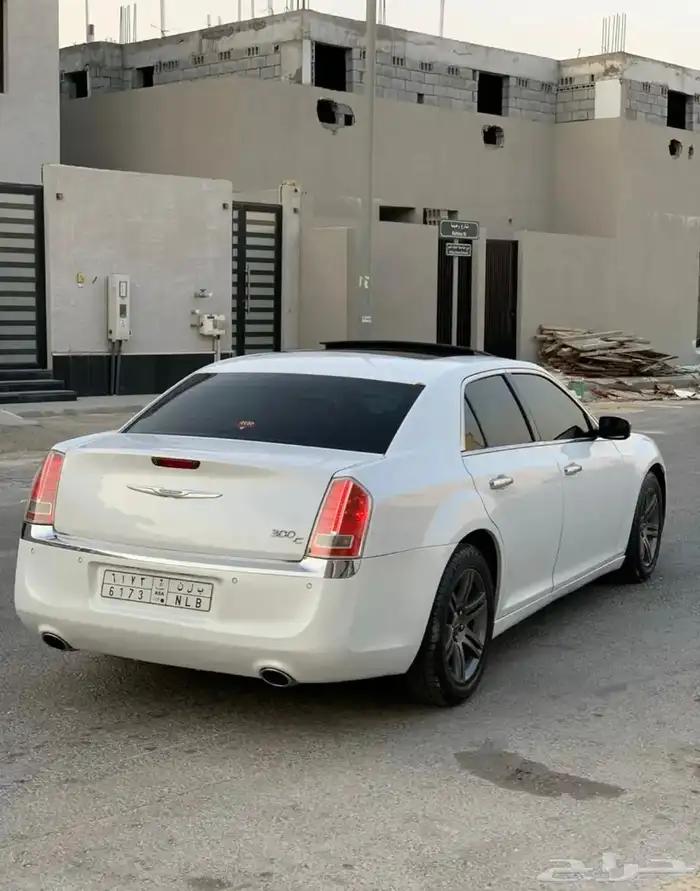 للبيع كرايسلر C300 2012 نظيف جدا 24