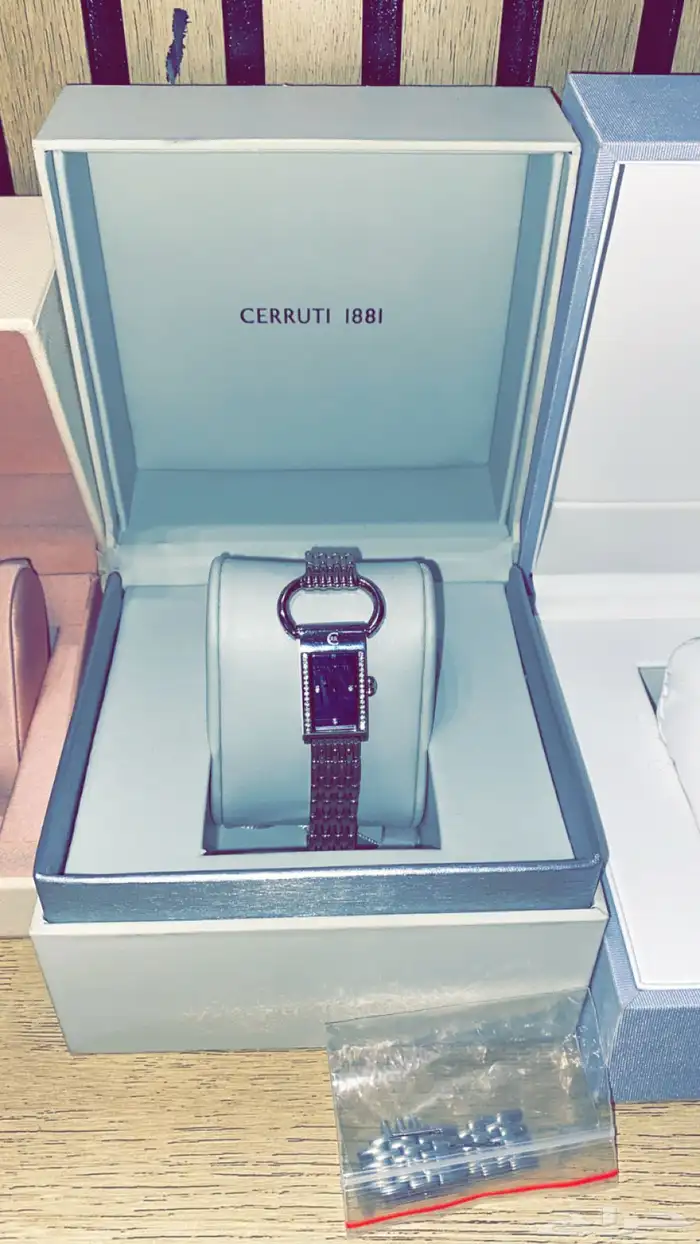 استشوار . فير شعر سيراميك فرشاه حراريه وساعه ديور درجه اولى 12