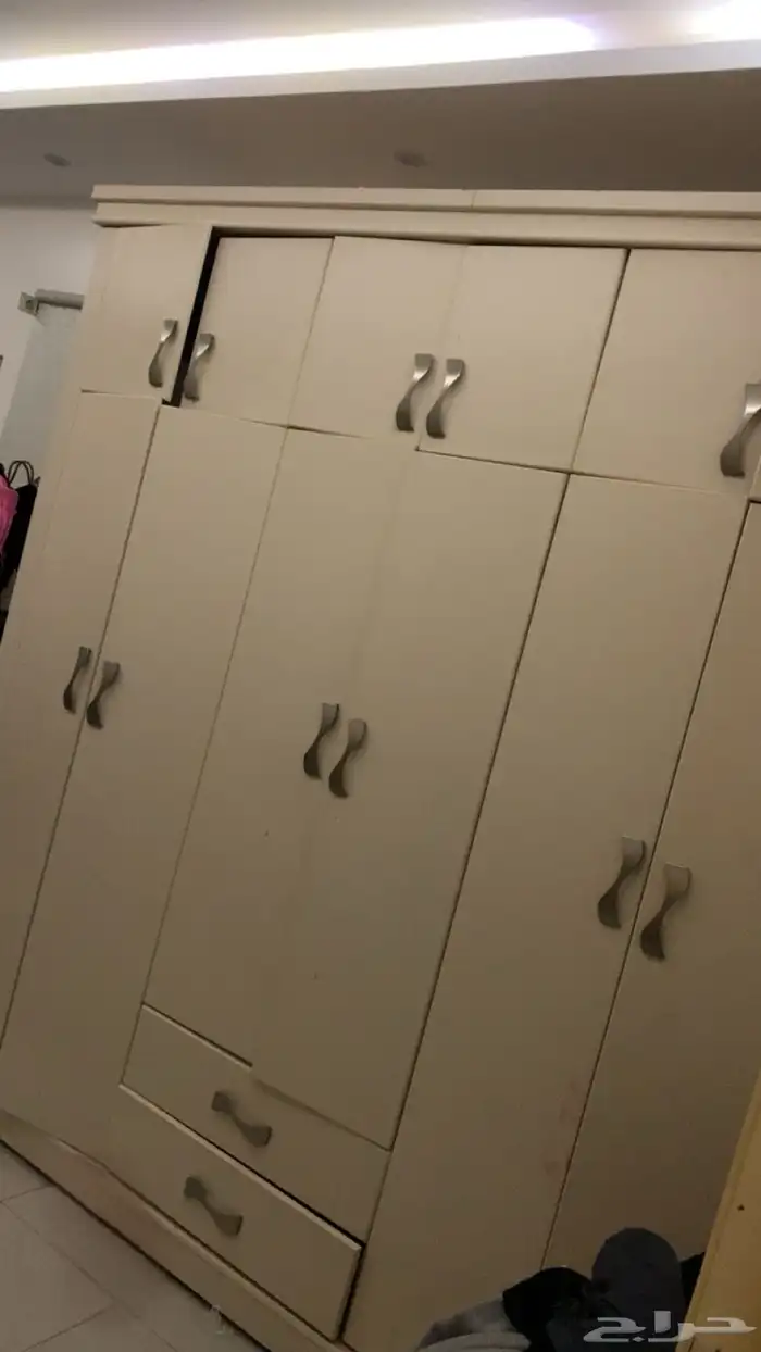 خزانة وتسريحة 2