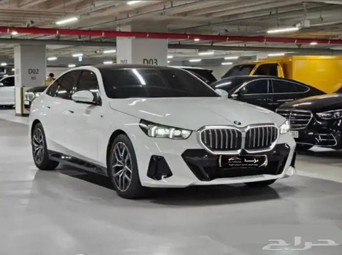 BMW 5 Series 520i M Sport (2025) 1