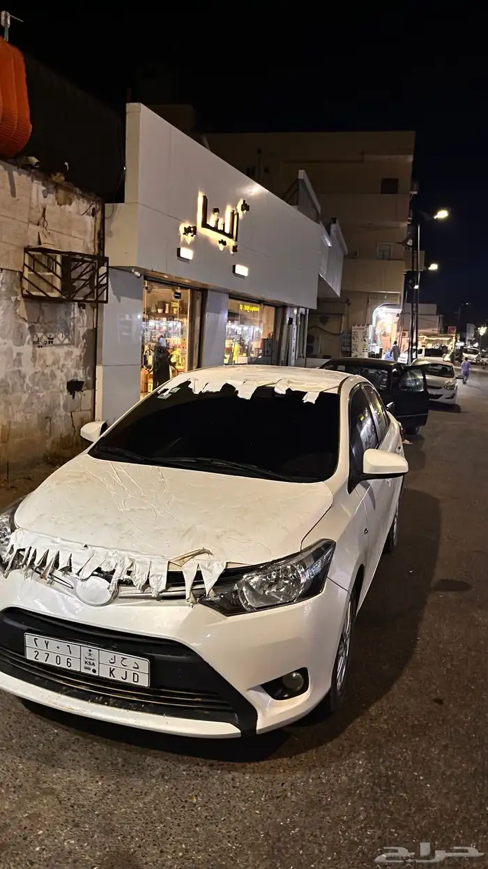 يارس 2017 ماشية 200الف حارق البويا كامل يوجد حكه غير ملاحظه 0