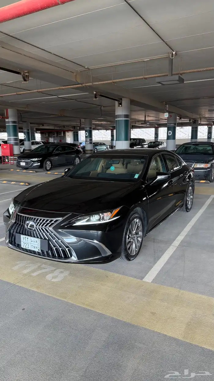 لكزس es250 2024 اسود 6