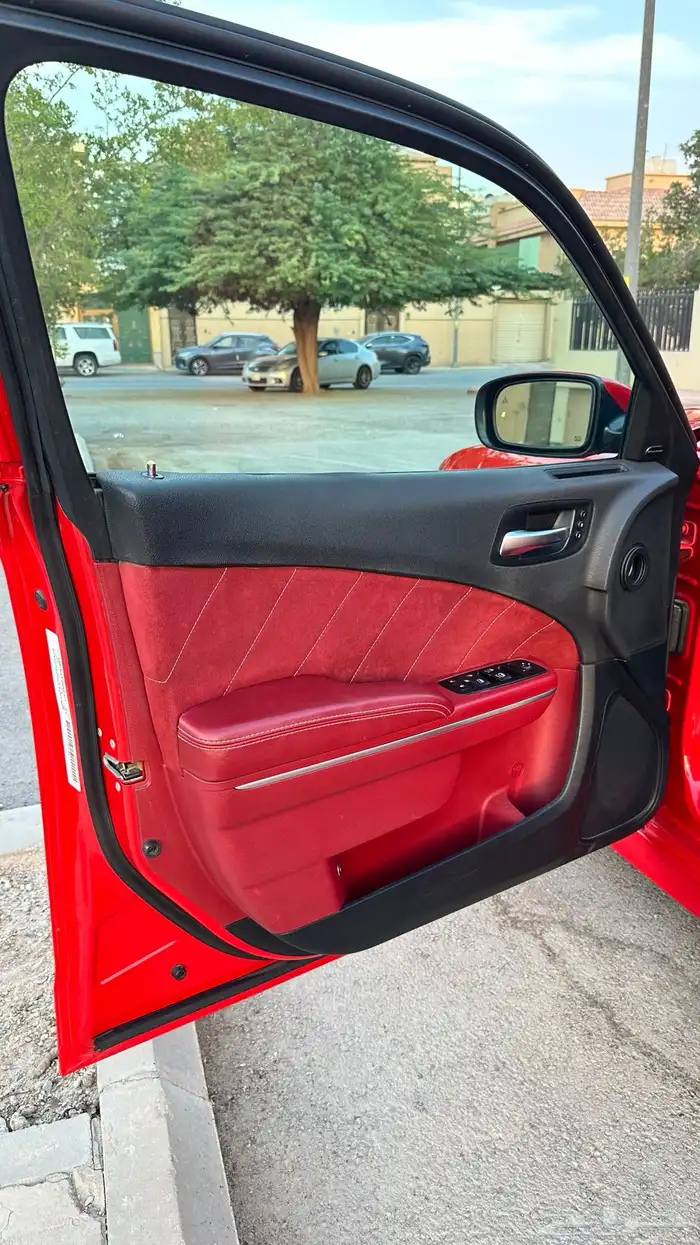 تشارجر srt8 2014 23