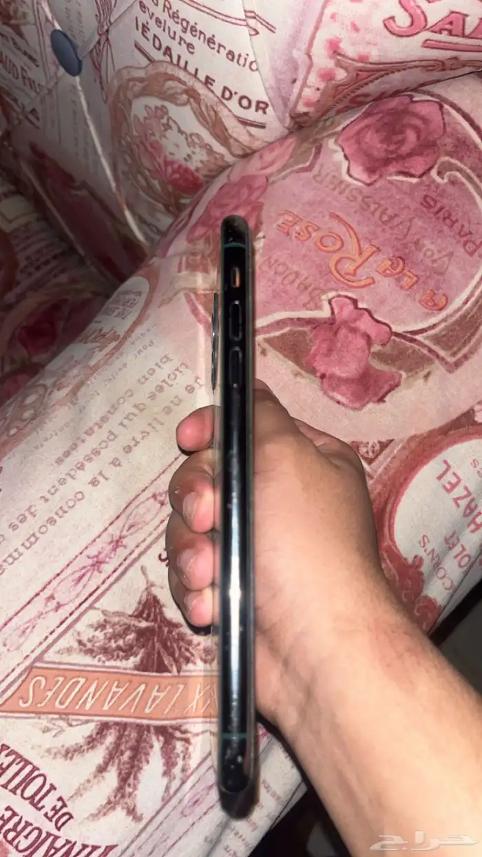 ايفون 11 برو ماكس مافك 1