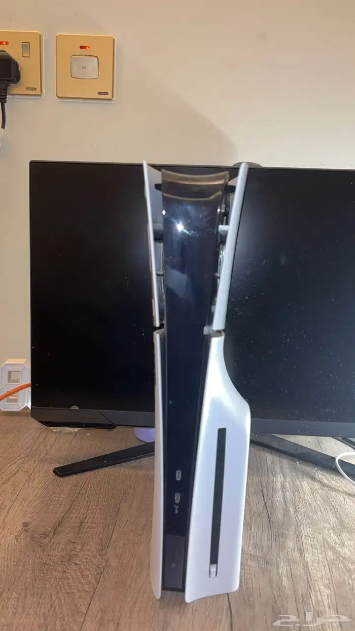 سوني 5 سليم مع كرتونه استخدام نظيف حادة 1400 1