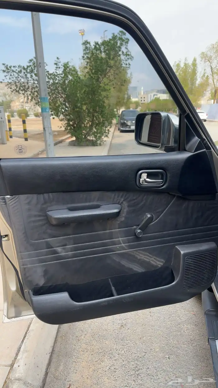 للبيع جيب نيسان ربع بترول 2007 4