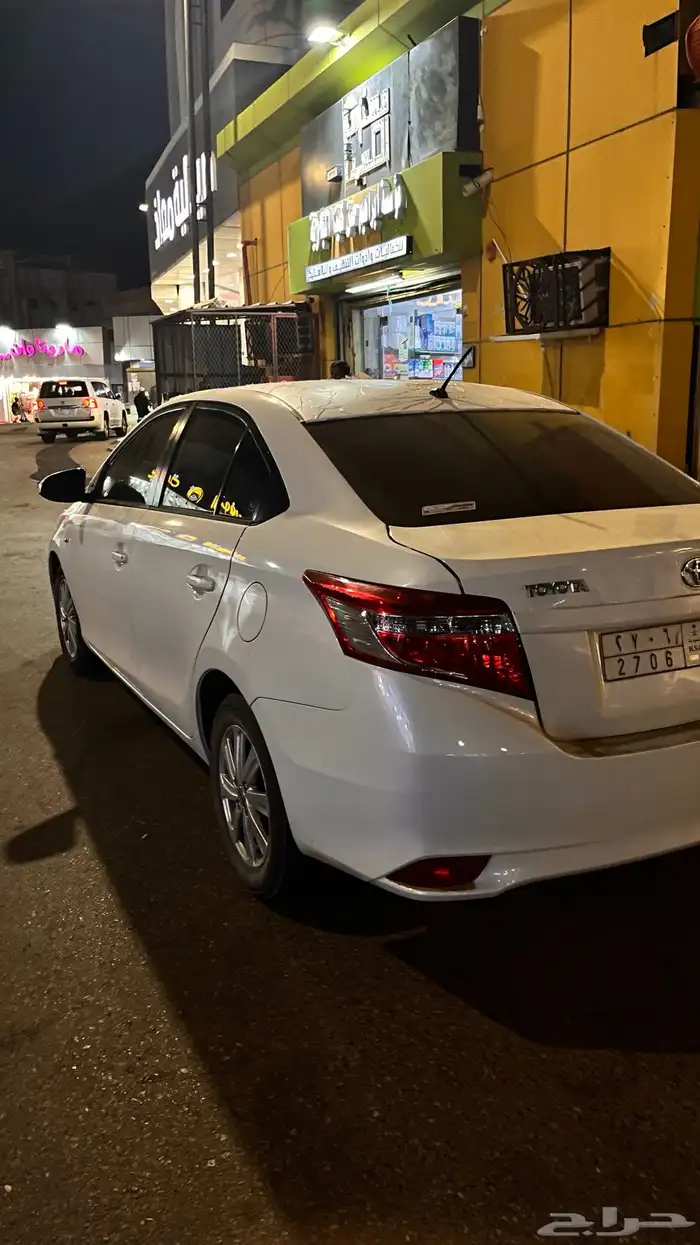 يارس 2017 ماشية 200الف حارق البويا كامل يوجد حكه غير ملاحظه 3