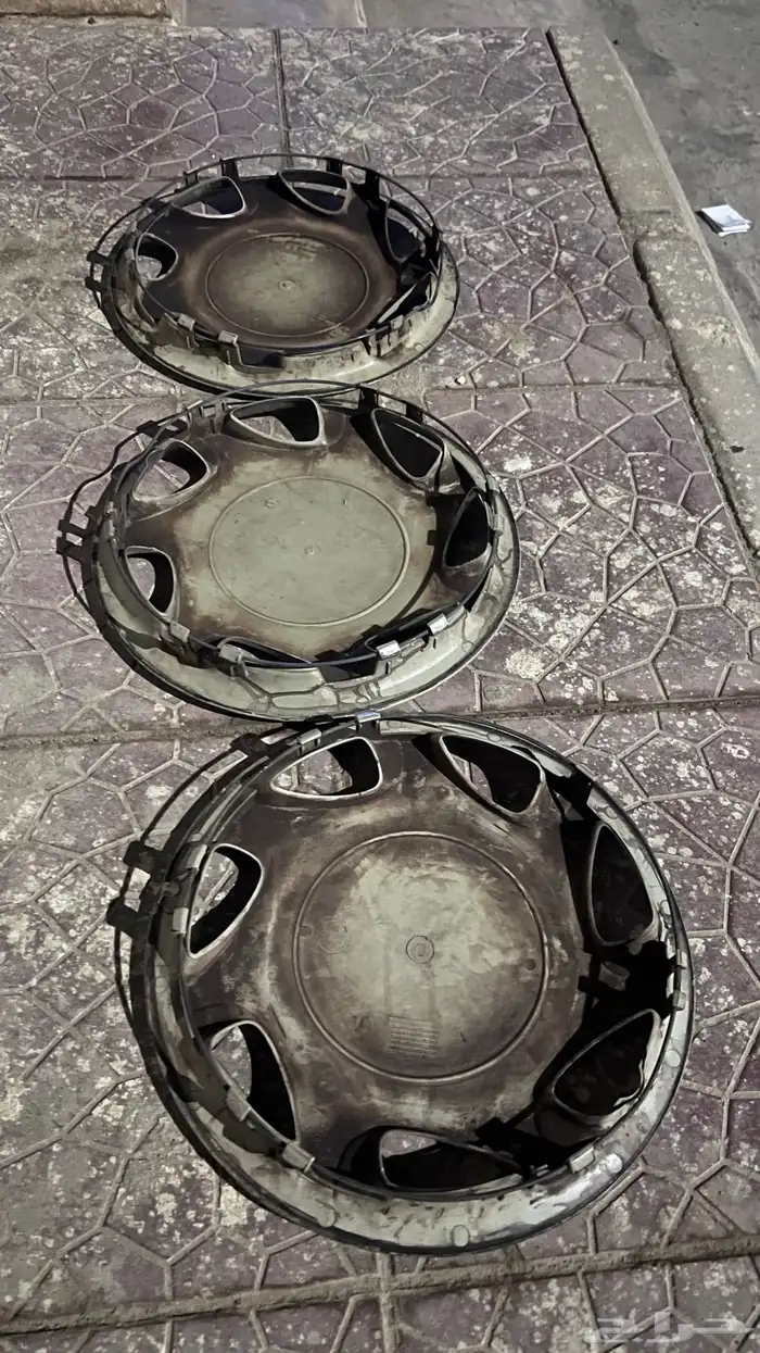 طيس كامري 2000-98 نظيف ثلاث حبات اصلي بالختم 1