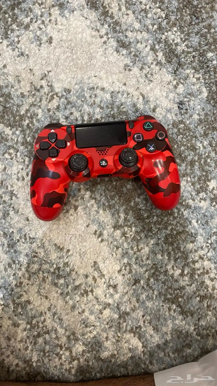 بلاي ستيشن سوني 4 مع يدين 4