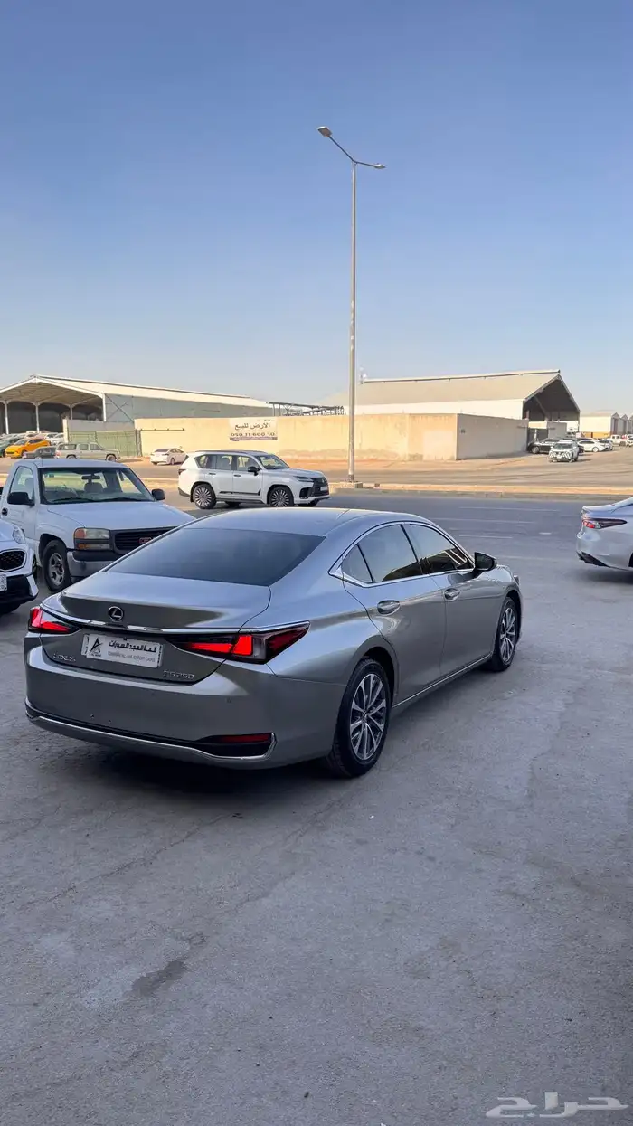للبيع لكزس AA ES250 - 2023 بحالة الوكاله 4