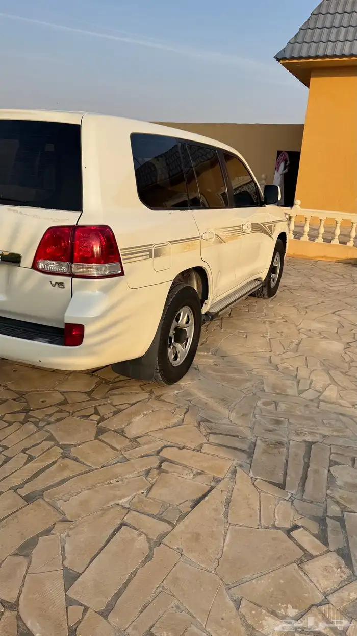 لاندكروزر GX V6 موديل 2010 بدي وكاله ومحركات على شد المصنع 3