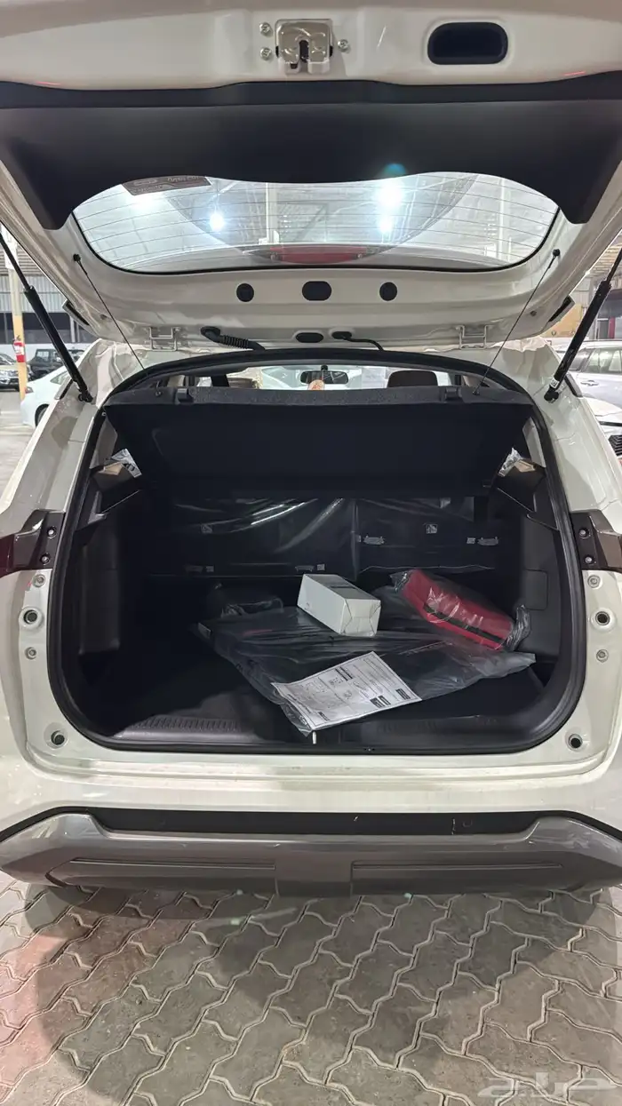 تويوتا اوربان فئة GL بنزين 2026 11