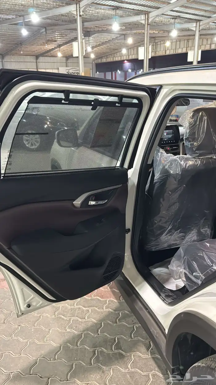 تويوتا اوربان فئة GL بنزين 2026 9