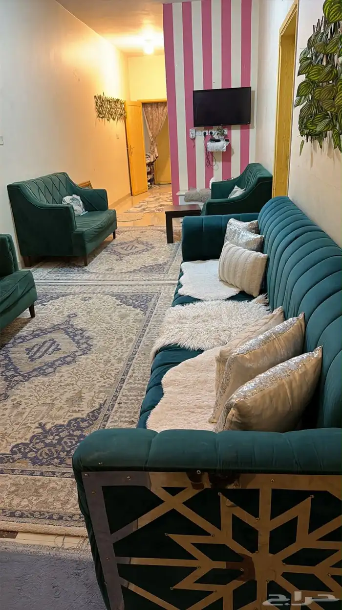 اغراض شقه للبيع غرفة نوم حاله ممتازه واطفال ومطبخ و2 مجلس 4